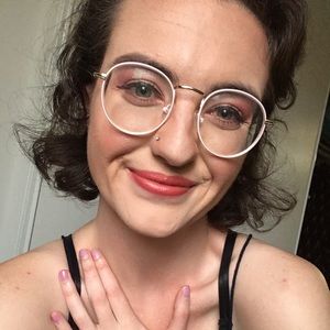 Meet your Posher, Amy-lynn